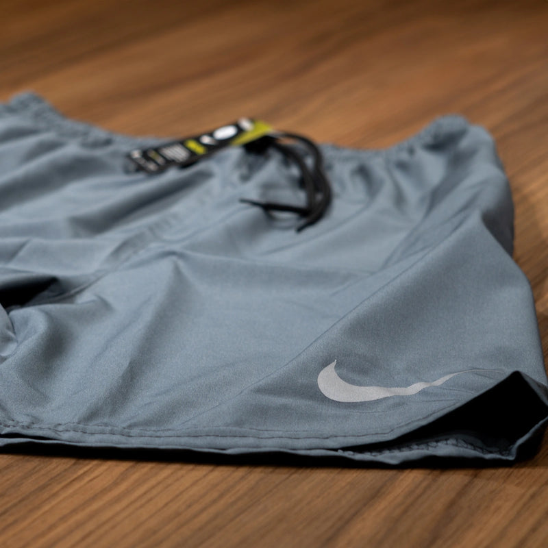 Short Masculino Nike Logo Refletivo com Bolso