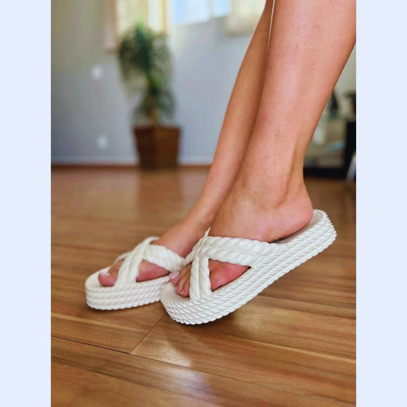 Chinelo Feminino Trançado Nuvem